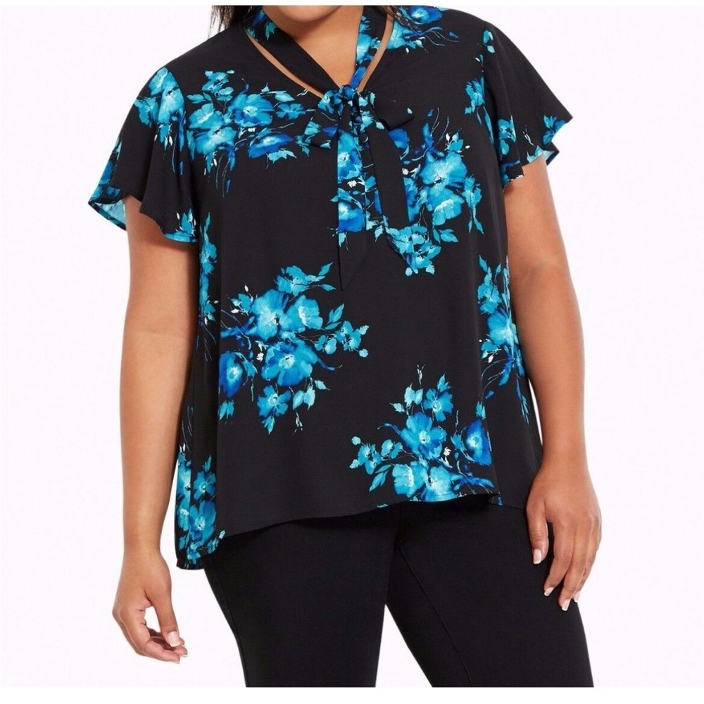 Torrid floral blouse